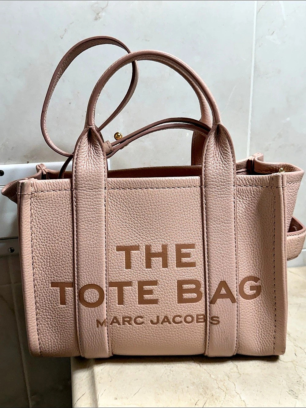 Marc Jacobs The Leather Small Tote Bag in Pink